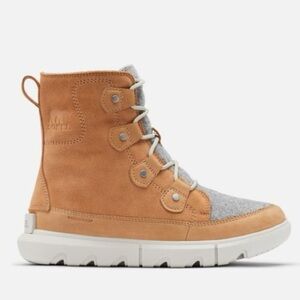 NWT SOREL Explorer Joan Boots!